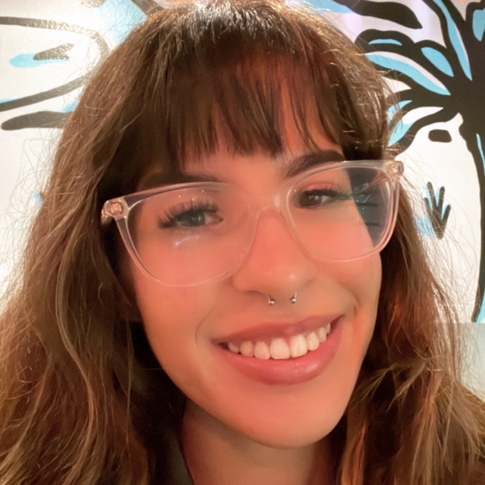 Meet your Posher, Olivia